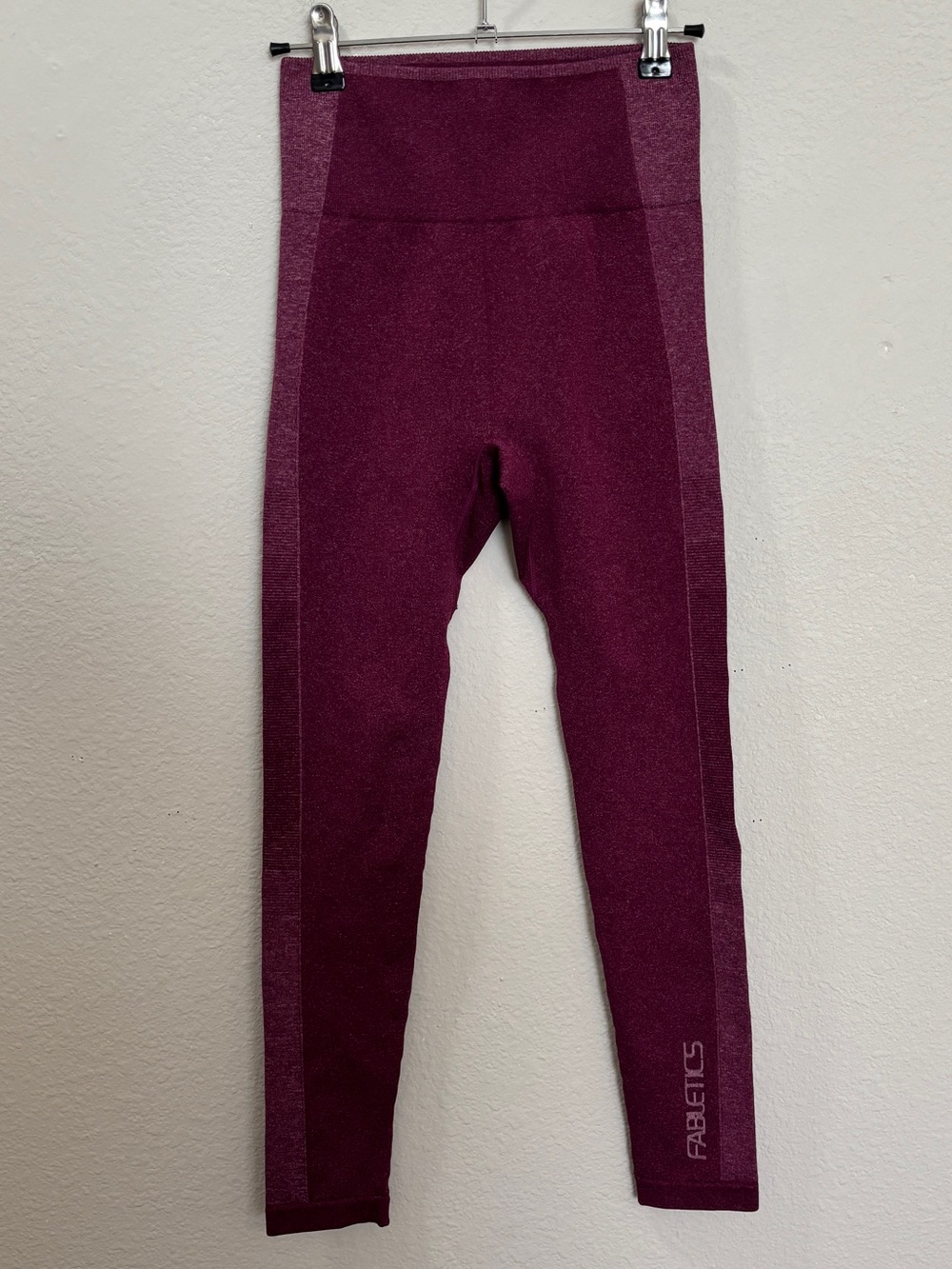 Fabletics High Waisted Seamless Leggings Burgundy Maroon Size Small